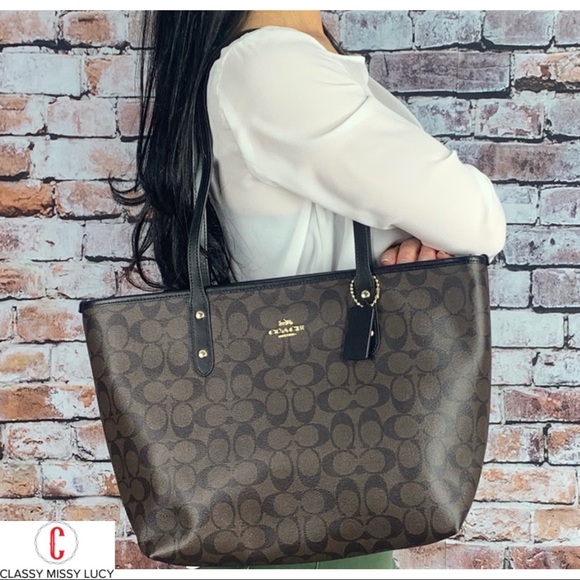 Coach Handbags - Nwt Coach signature zip tote